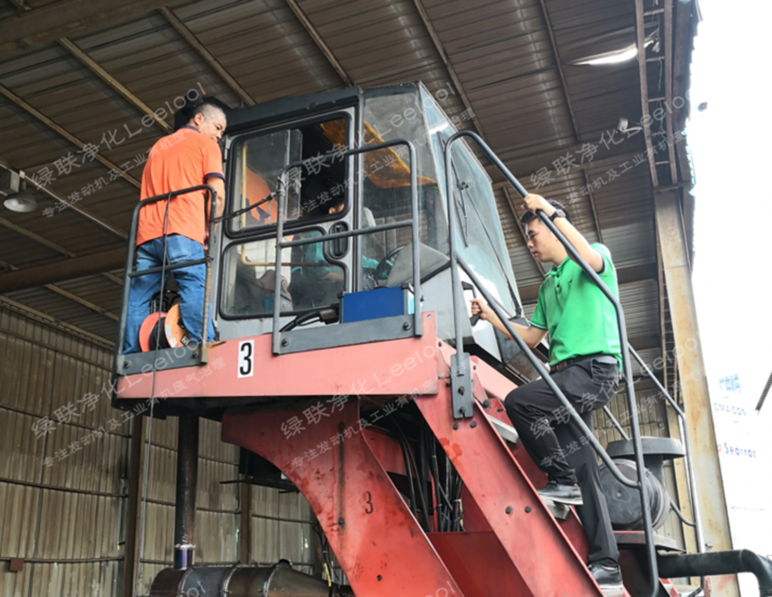 叉車尾氣黑煙凈化器 承諾達(dá)到環(huán)保標(biāo)準(zhǔn)