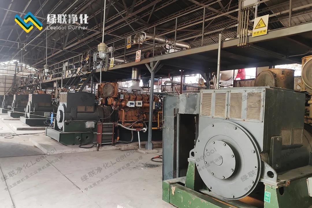 脫硝設備正在安裝